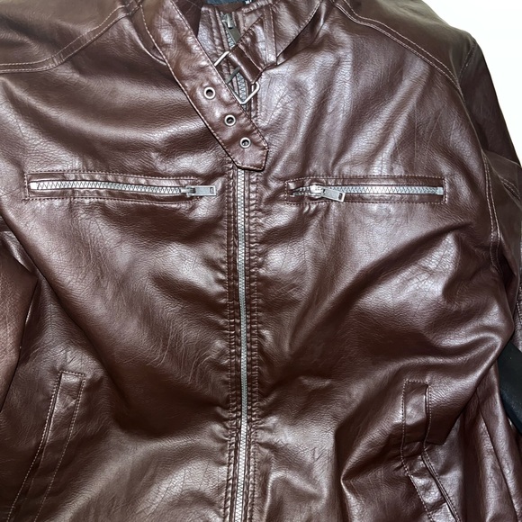 Function	 Keeps you warm


Delicate	 Washable - Picture 6 of 9